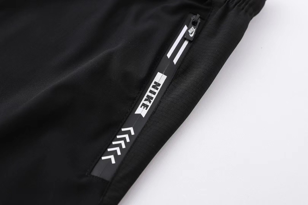 شلوارک نایک