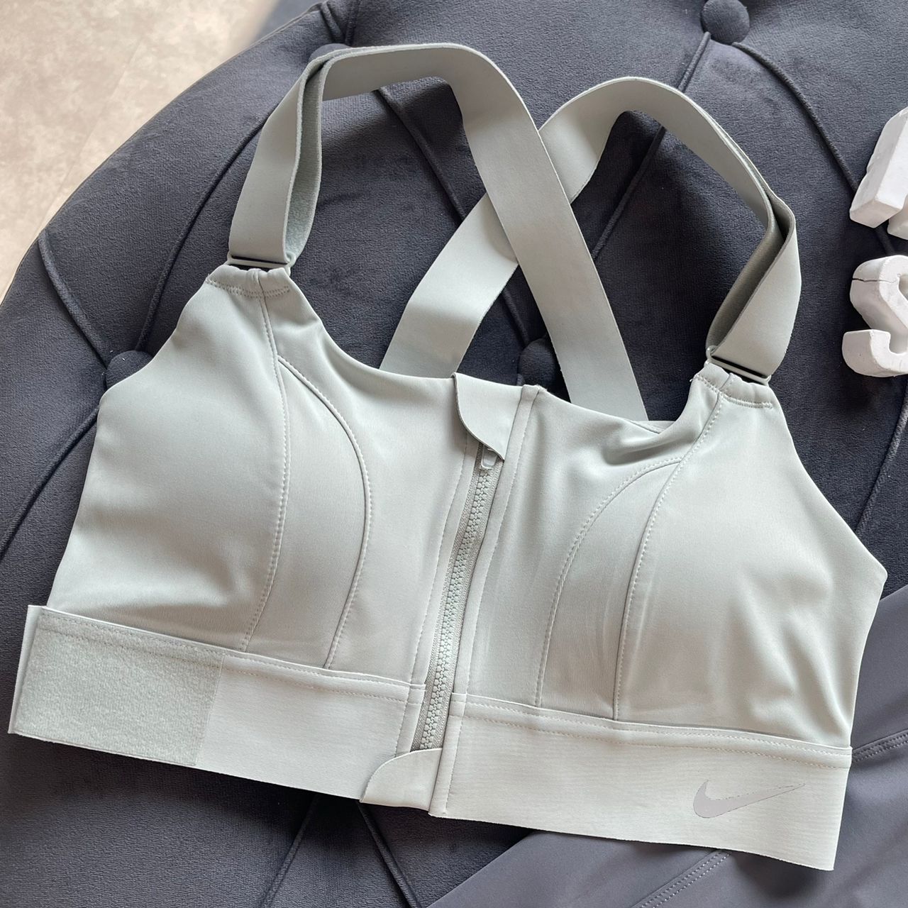 نیمتنه چسبی تنظیمی سبز کمرنگ