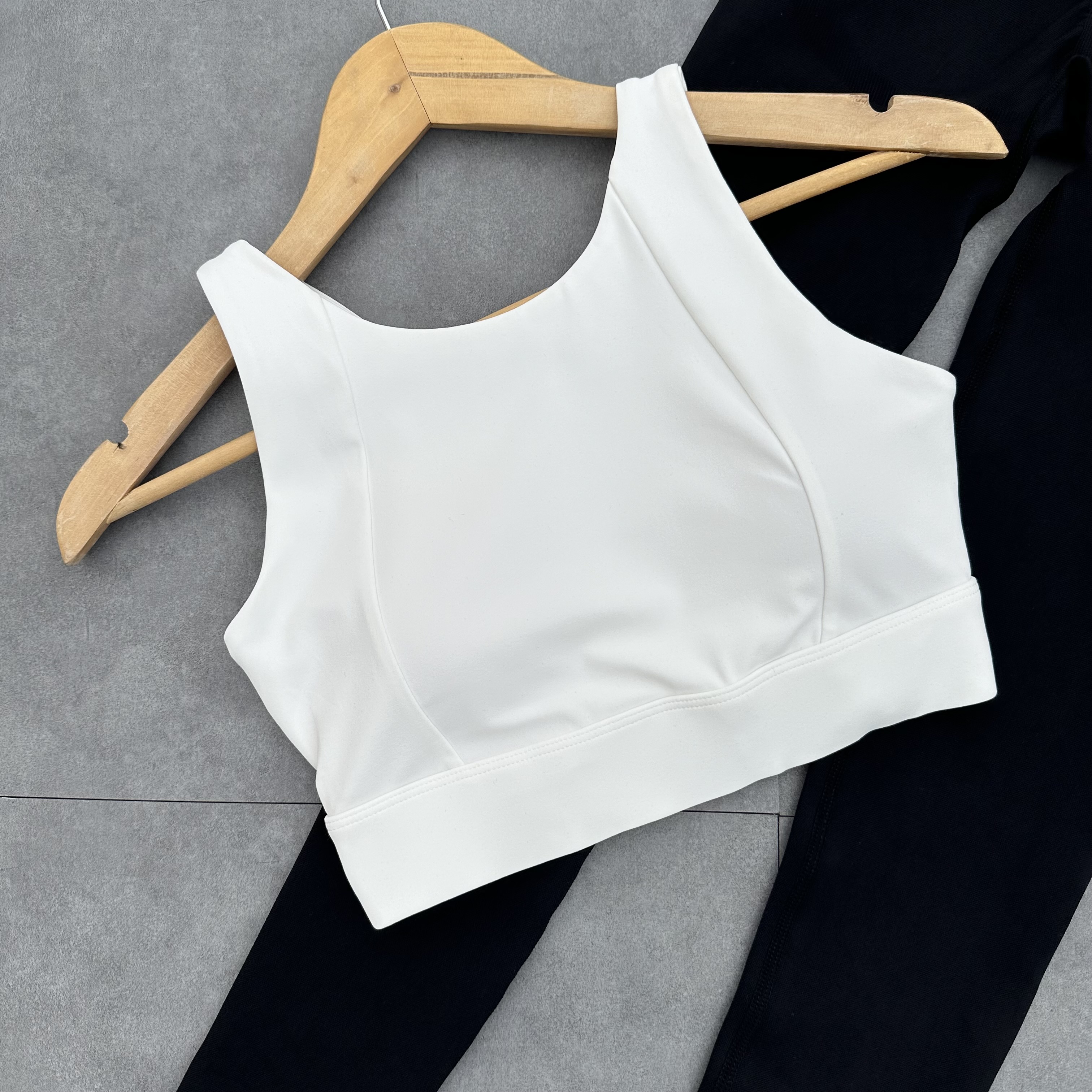 نیمتنه غزندار سفید