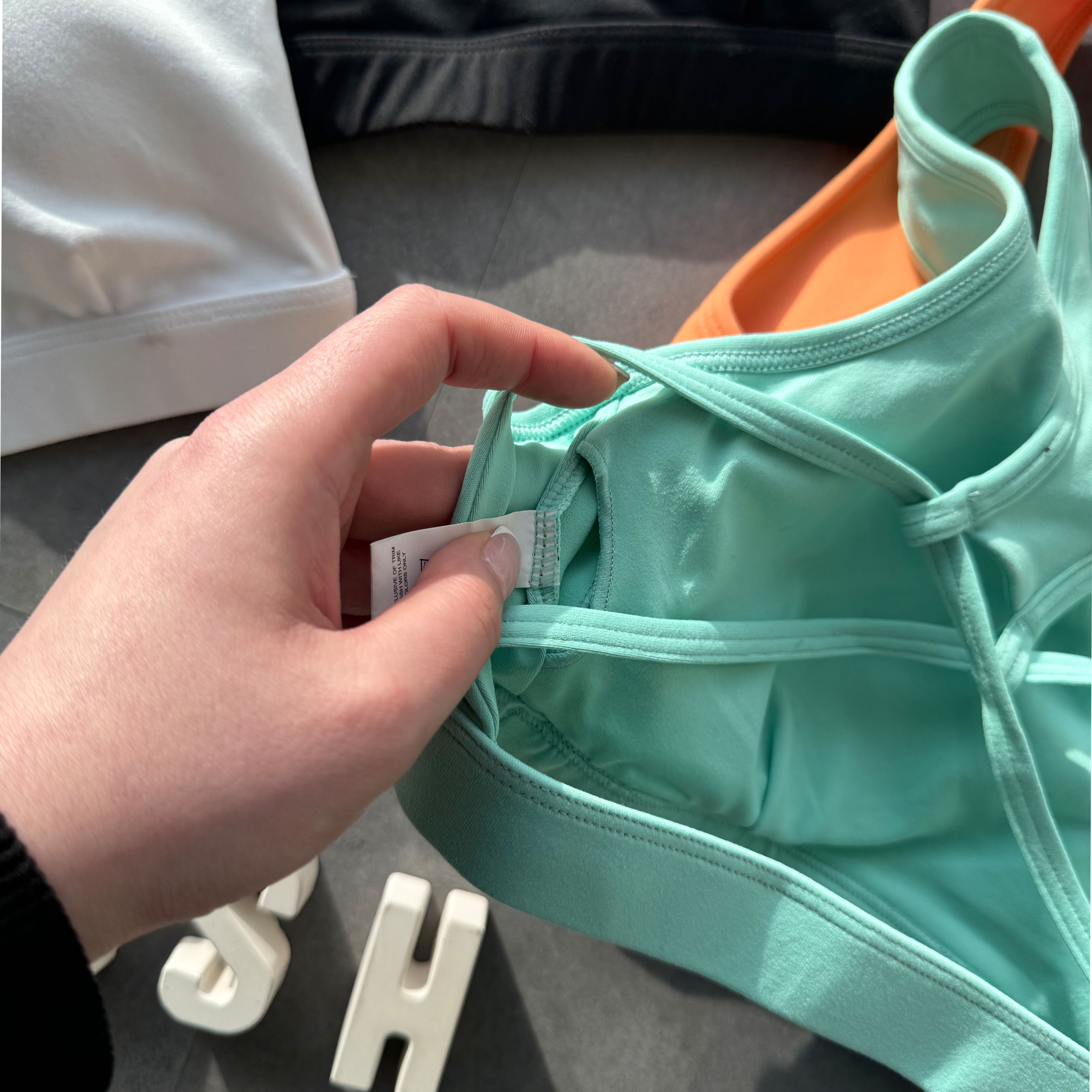 نیمتنه ورزشی پشت بندی کاپ متحرک