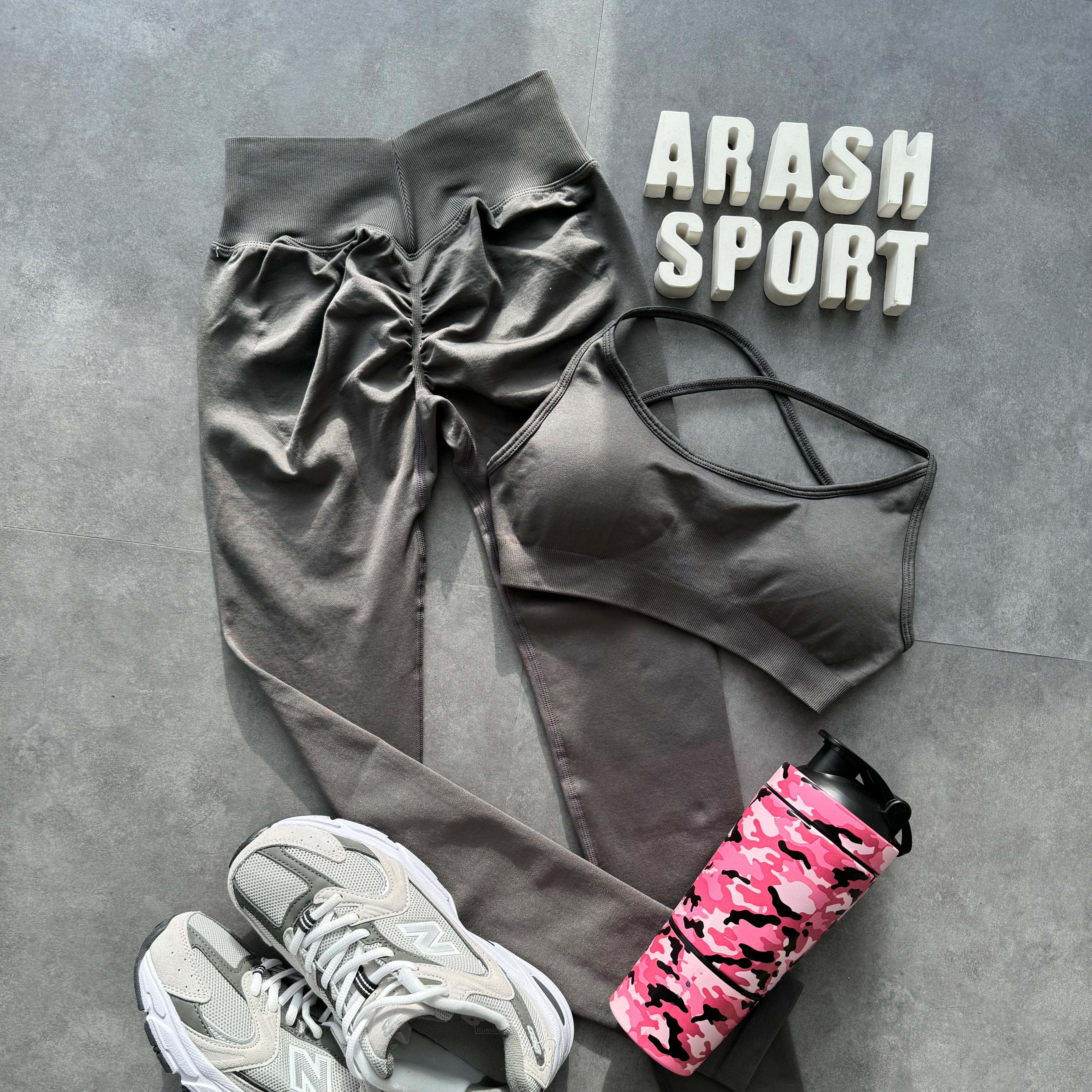 ست نیمتنه و لگ سیملس