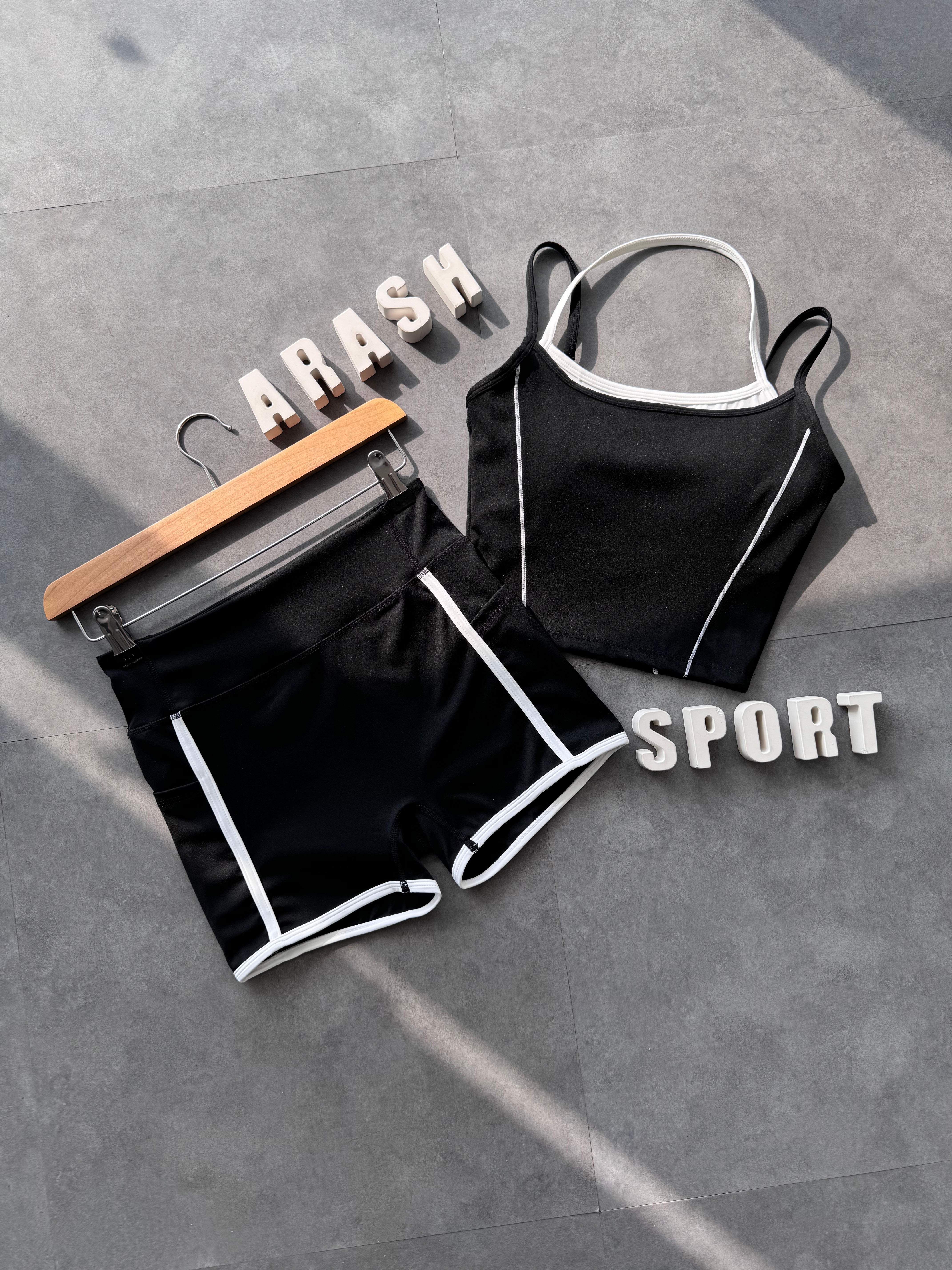 نیم تنه تاپی با شورتک مشکی 