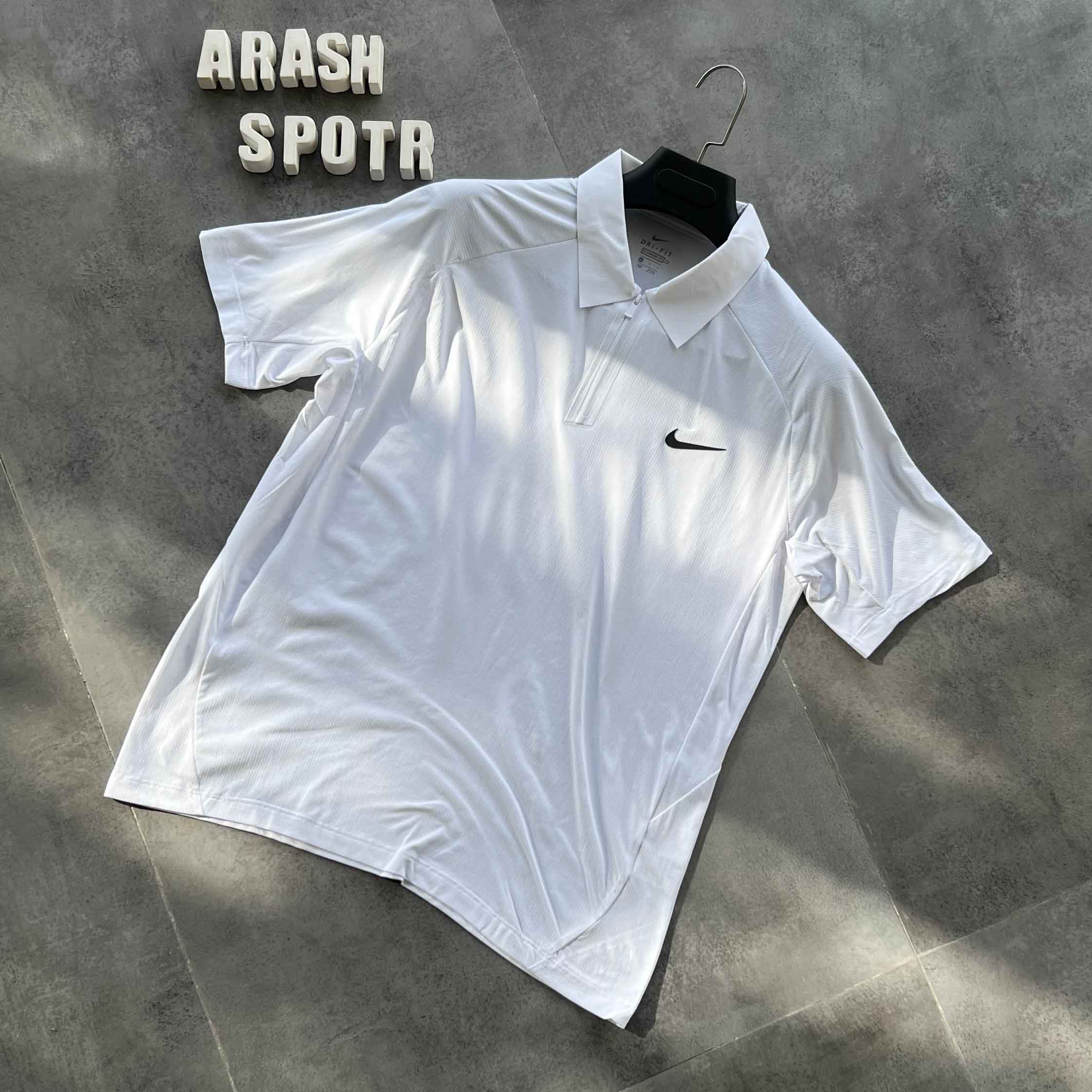 تی شرت نیم زیپ سفید 