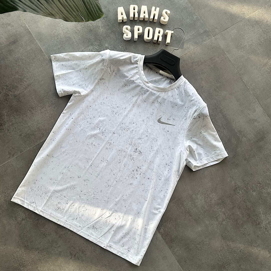 	تی شرت کهکشانی سفید 2890