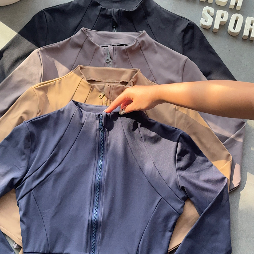 سویشرت زنانه یقه ایستاده