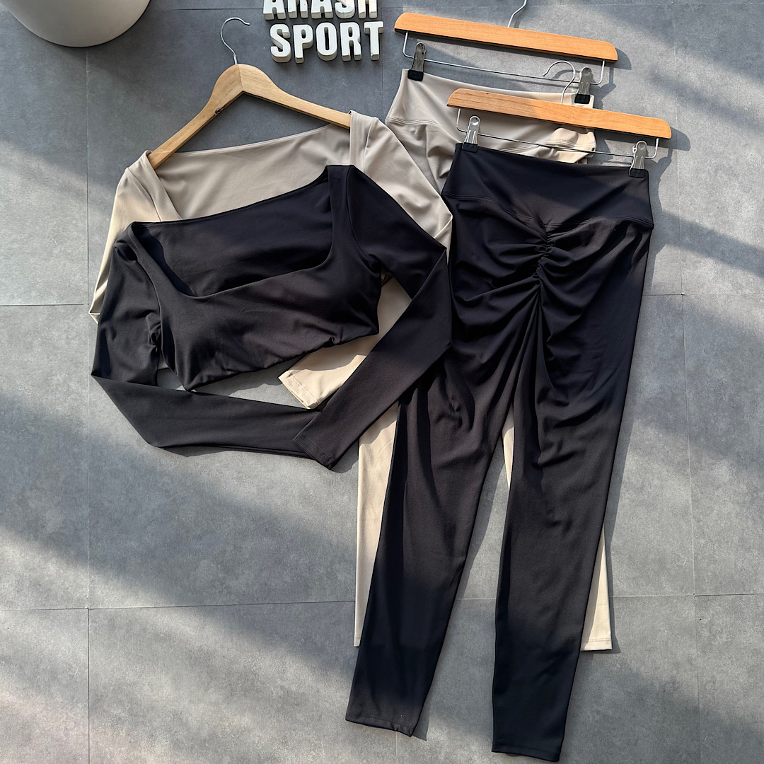 ست کراپ و لگ مشکی