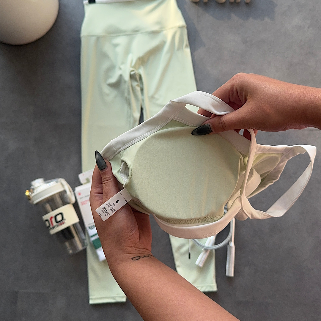 نیم تنه تاپی و لگ اسپاندکس